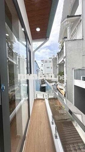 CÓ 2..9Ty CÓ NGAY NHÀ 3TẦNG NGAY KHUÔNG VIỆT DTSD60..m2 2PN-3VS