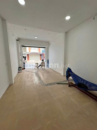 MT 425 Nguyễn Thái Bình. DT 4.2x18m, 4 tầng (7 phòng)