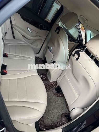 Mercedes Benz GLC 2022 200 4Matic - 37000 km