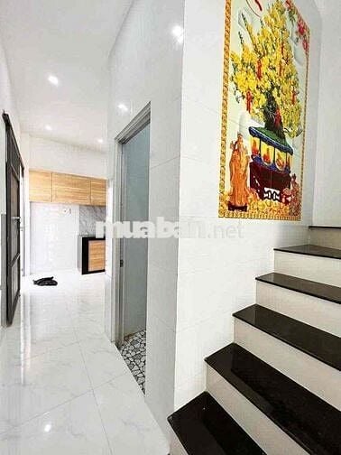Nhà lầu 2 phòng trục chính hẻm Xô Viết Nghệ Tĩnh