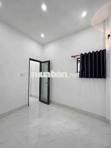 Nhà lầu 2 phòng trục chính hẻm Xô Viết Nghệ Tĩnh