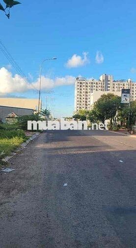 Đất Mặt Tiền , chợ dinh , 90m2 (5*18) , Lộ giới 12m, Phường Quy Nhơn Đ