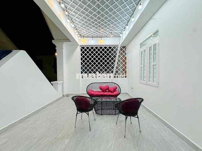 NHÀ 3 TẦNG, 53m2 HẺM OTO, NHÀ BÈ, TẶNG FULL NỘI THẤT.