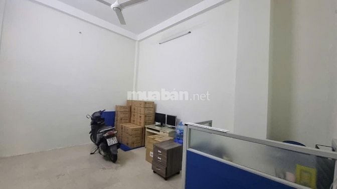 Cho Thuê Mặt Bằng Mặt Tiền Đường Đội Cung. Q11.