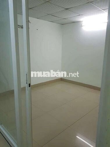 Nhà mới sơn sửa lại, cho thuê 1 trệt 1 lửng đúc 2pn kín 1wc