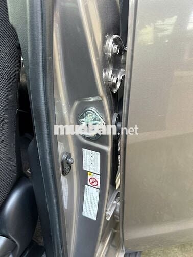 Mới 6.000 km - thật sự quá mới Innova E sàn 2019