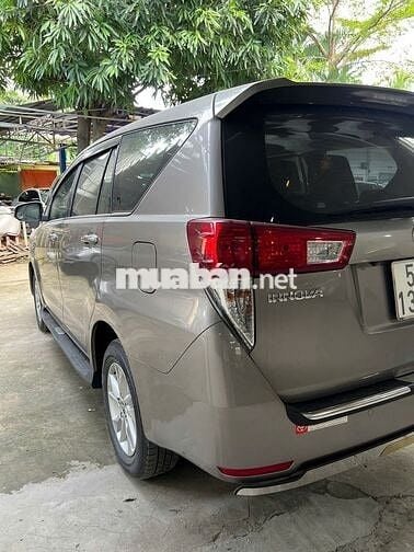 Mới 6.000 km - thật sự quá mới Innova E sàn 2019