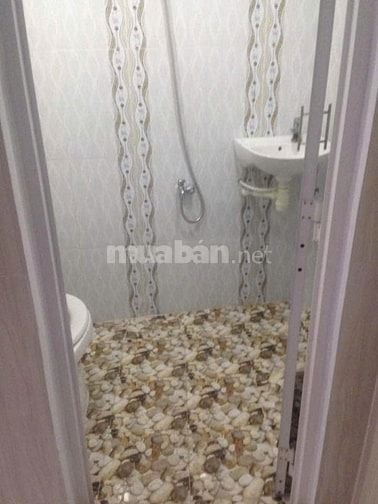 Cho thuê nhà một trệt một lầu đường Võ Văn kiệt phường Cô Giang quận 1