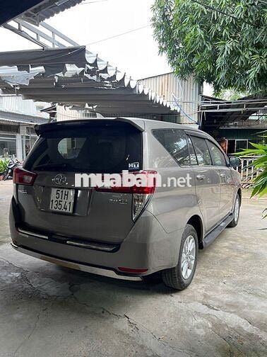 Mới 6.000 km - thật sự quá mới Innova E sàn 2019