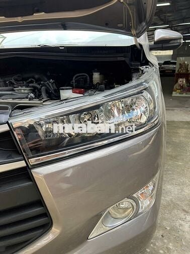 Mới 6.000 km - thật sự quá mới Innova E sàn 2019