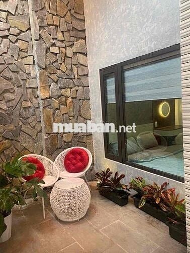 Bán gấp NR Nguyễn Chí Thanh, dt 48m2, 2 tầng, kiêt oto, giá hơn 4 tỷ