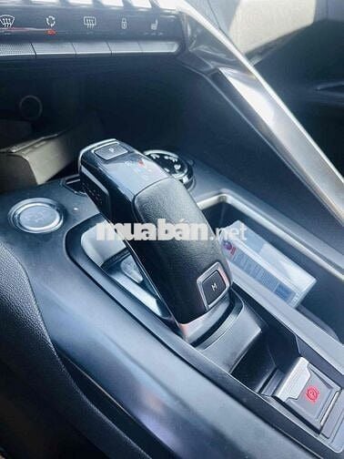 Peugeot 3008 2018 1.6L Turbo - 130000 km