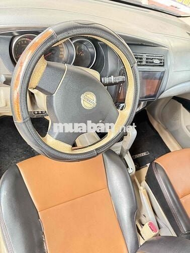 Nissan Grand livina 2011 1.8 AT - 100000 km