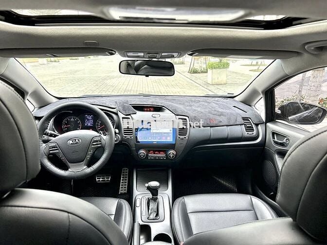 Kia K3 1.6AT 2015 màu đen cọp