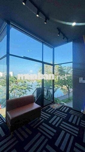❇️❇️ Nhà Thuê Trống Suốt Mặt tiền Bờ hồ Huỳnh Cương