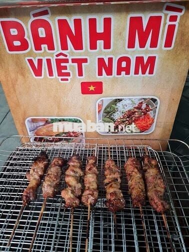 Sang Chỗ Bán Bánh Mì kèm xe inox ngay trường Ngô Quyền đông học sinh