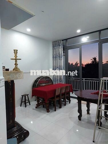 Bán Gấp Nhà Lầu 1 Xẹt, ngay Chợ Hưng Long, 1ty350tr
