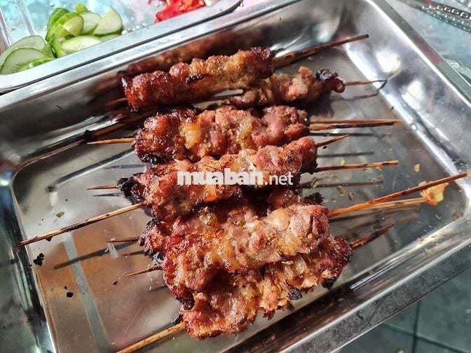 Sang Chỗ Bán Bánh Mì kèm xe inox ngay trường Ngô Quyền đông học sinh