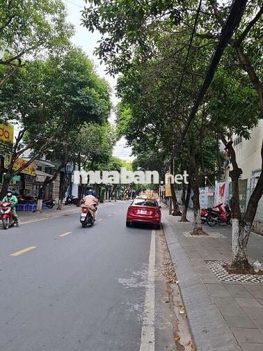 Sang Chỗ Bán Bánh Mì kèm xe inox ngay trường Ngô Quyền đông học sinh