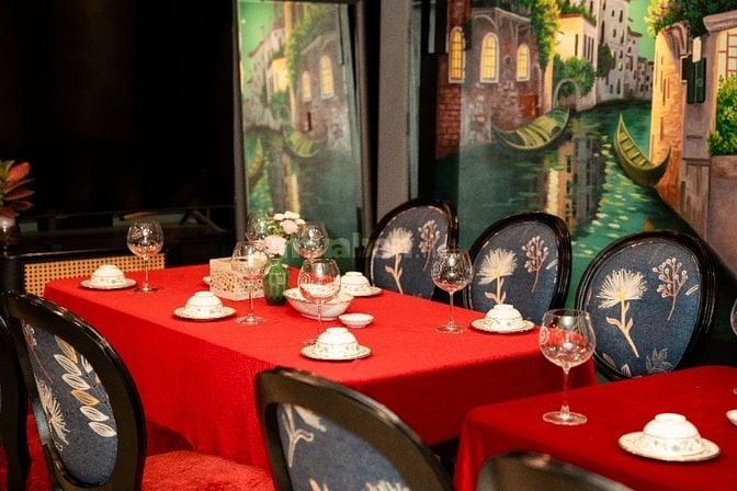 Bán khách sạn 4 sao trung tâm Ba Đình gần Lăng Bác, Chợ Ngoc Hà 