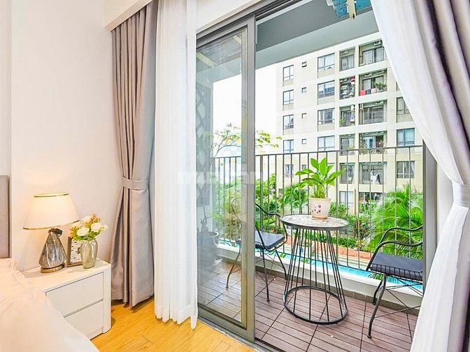 Bán Căn hộ Masteri Thảo Điền tầng thấp 2 phòng ngủ view hồ bơi 70m2