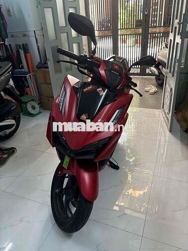 Xe Vario 160 ABS màu đỏ, Nhà sử dụng, đi ít