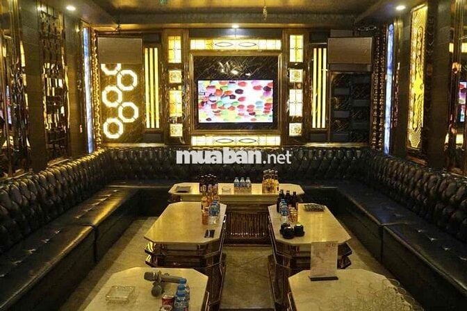 Bán nhà mặt Đường Nguyễn Khang. Oto đỗ cửa Dt: 84m x Mt: 5m, Cầu giấy