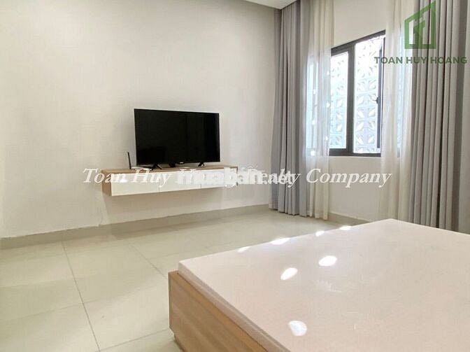 Nhà đẹp 3 tầng gần đường Phạm Văn Đồng 4PN khép kín hiện đại
