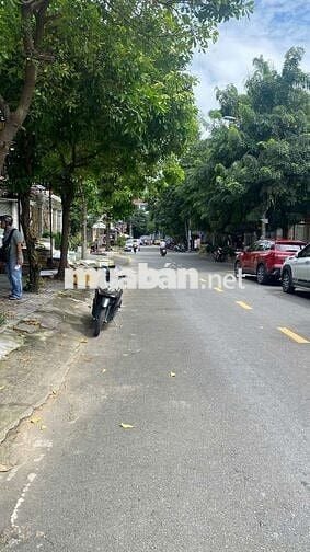 Sang mặt bằng 2 mặt tiền 180m2 góc tên lửa số 7