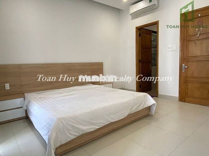 Nhà đẹp 3 tầng gần đường Phạm Văn Đồng 4PN khép kín hiện đại