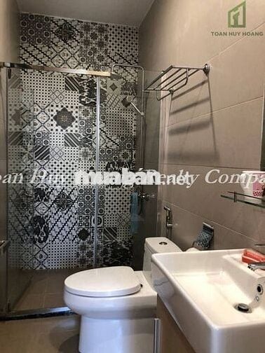 Nhà đẹp 3 tầng gần đường Phạm Văn Đồng 4PN khép kín hiện đại