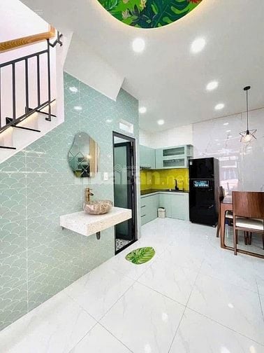 Bán nhà giá ngộp 1,9 tỷ gần KĐT Vạn Phúc - HXH cho thuê 12tr / tháng