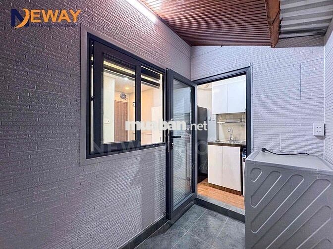 STUDIO BAN CÔNG NỘI THẤT CAO CẤP KẾ BÊN ĐẦM SEN