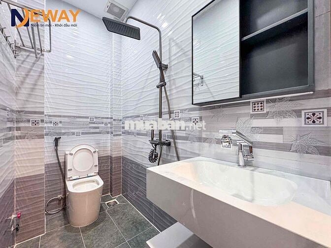 STUDIO BAN CÔNG NỘI THẤT CAO CẤP KẾ BÊN ĐẦM SEN