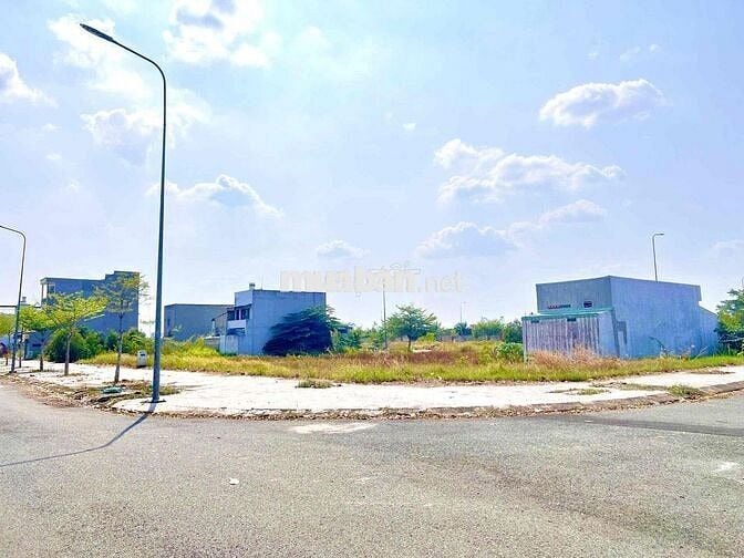 BÁN GẤP LÔ GÓC NỀN BIỆT THỰ 191m2 GIÁ 3tỷ6 THƯƠNG LƯỢNG TRỰC TIẾP