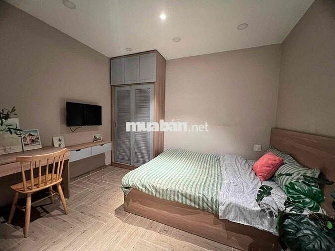 PHÒNG STUDIO TONE NÂU SIÊU HIẾM TRỐNG