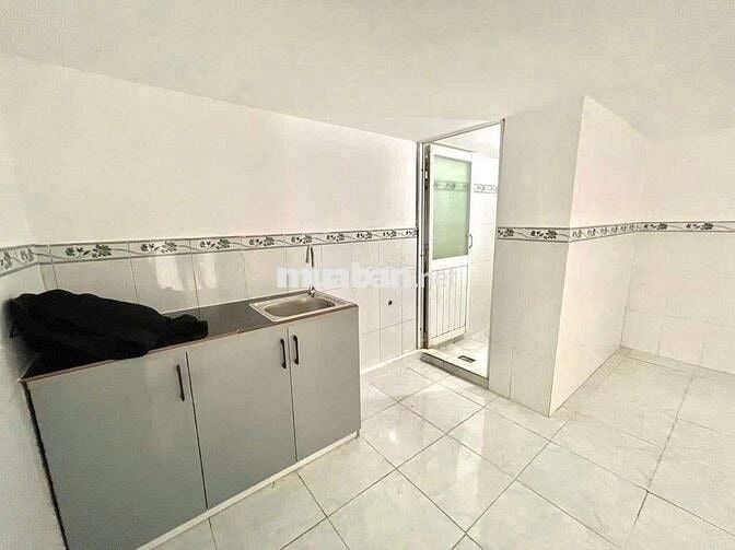 PHÒNG RỘNG- GÁC CAO- SẴN MÁY LẠNH- GẦN KCN TÂN BÌNH- 3TR4