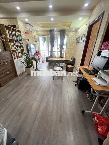 Bán gấp căn Vinaconex 7. Diện tích 72m gồm 2pn, 2wc. Giá TL