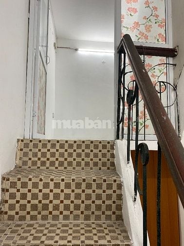 Cho Thuê nhà 2.5 tầng phố Bạch Mai (Đối diện TTTM chợ Mơ)