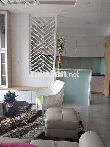 Wilton gần cầu Sài Gòn 3pn như hình 21 triệu. Căn 2pn giá 18 triệu.