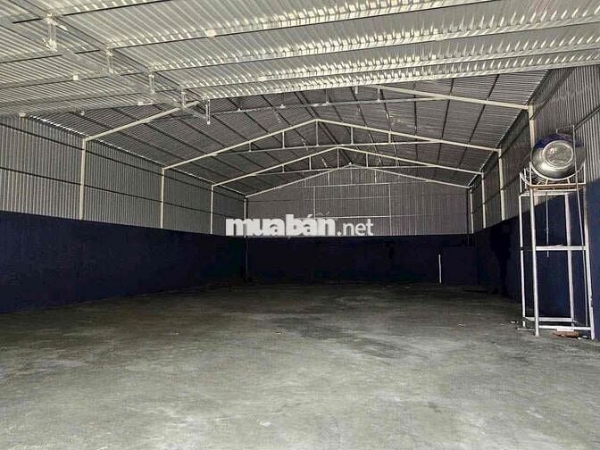 Cho thuê xưởng. Tân Uyên . Bình Dương. Dt 600m2 GC ❌ DT: ngang 15x40 m