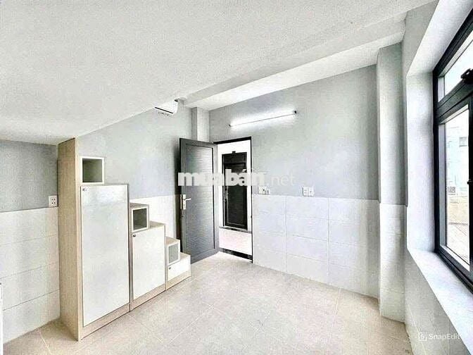 CHO THUÊ PHÒNG GÁC CỬA SỔ TRỜI MỚI XÂY XONG NGAY NHÀ GA T3, ETOWN CH
