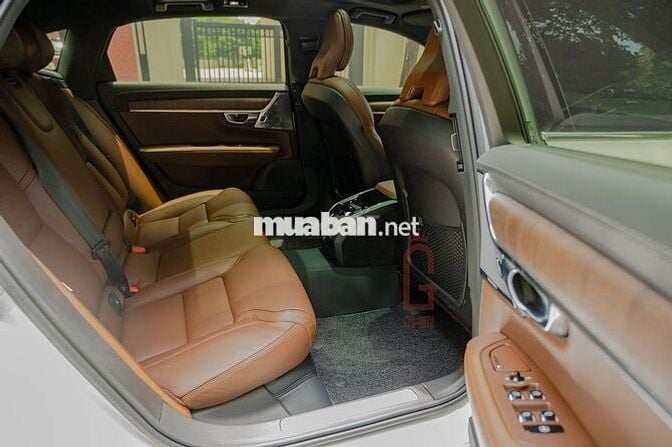 Volvo S90 2025 LWB Ultimate B6 AWD - 300 km