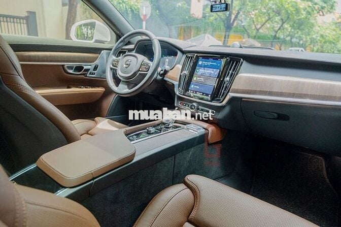 Volvo S90 2025 LWB Ultimate B6 AWD - 300 km