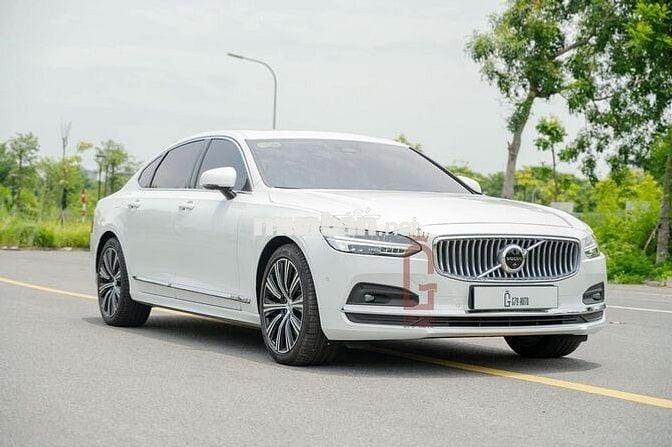 Volvo S90 2025 LWB Ultimate B6 AWD - 300 km