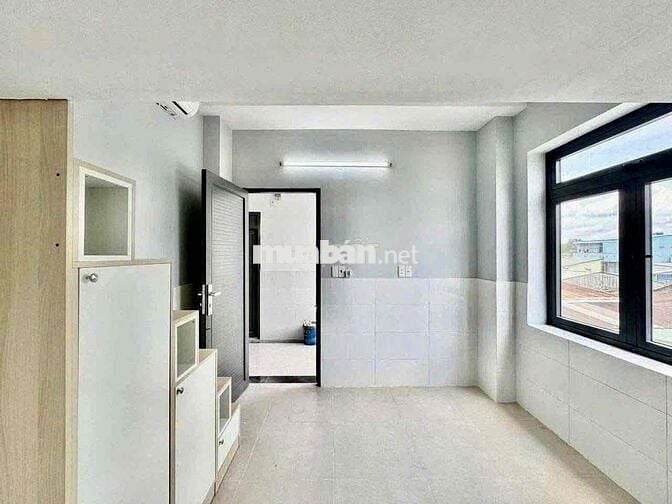 CHO THUÊ PHÒNG GÁC CỬA SỔ TRỜI MỚI XÂY XONG NGAY NHÀ GA T3, ETOWN CH