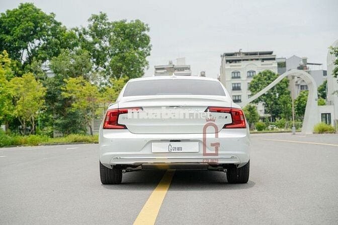 Volvo S90 2025 LWB Ultimate B6 AWD - 300 km