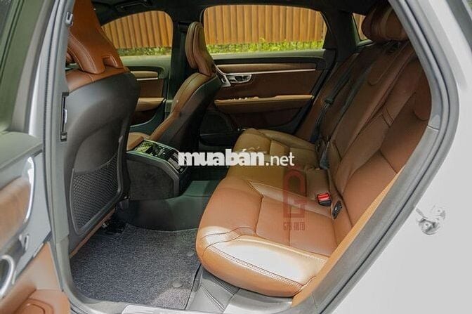 Volvo S90 2025 LWB Ultimate B6 AWD - 300 km