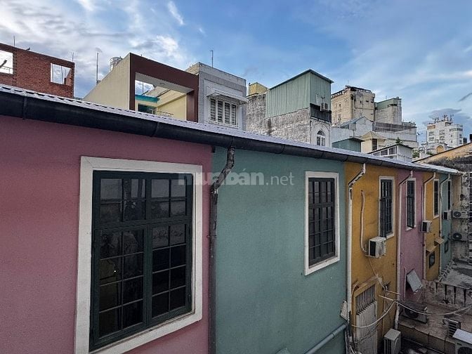 Nhà trần cao 3.8m làm studio chụp hình, shop thời trang, văn phòng