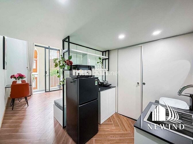 DUPLEX CÓ BAN CÔNG SIÊU CHILL CÁCH QUẬN 1 8P ĐI XE VÀ SANG TRỌNG
